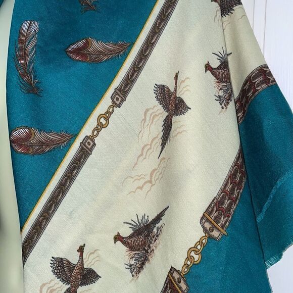 Vtg Gina Ruccini pheasants & feathers extra large scarf or wrap - Picture 8 of 9
